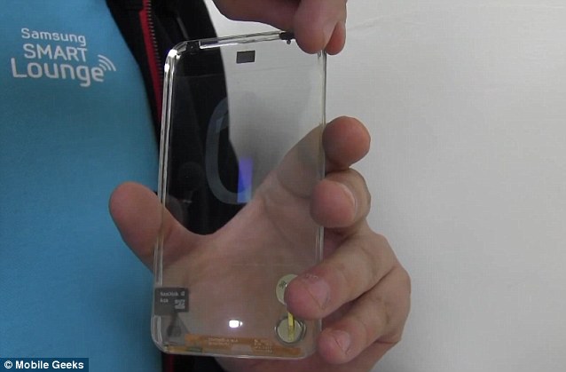 Empresa promete celular transparente ate o fim de 2013