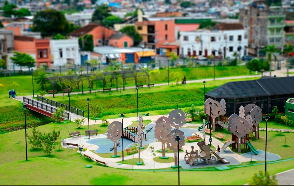 Parque Senador Jefferson Perez by Leonardo Goes