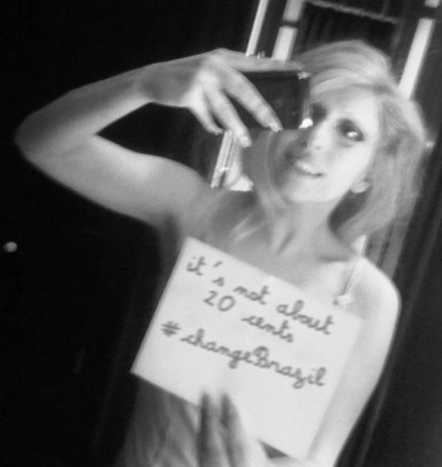 Lady Gaga apoia as manifestações no Brasil