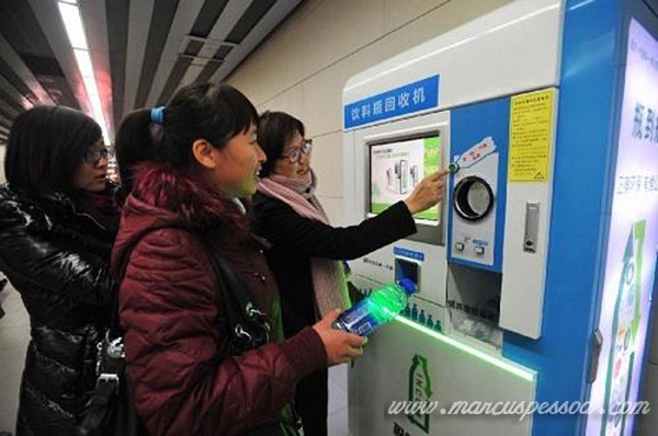Em Pequim é possível pagar o bilhete de metrô com garrafa PET