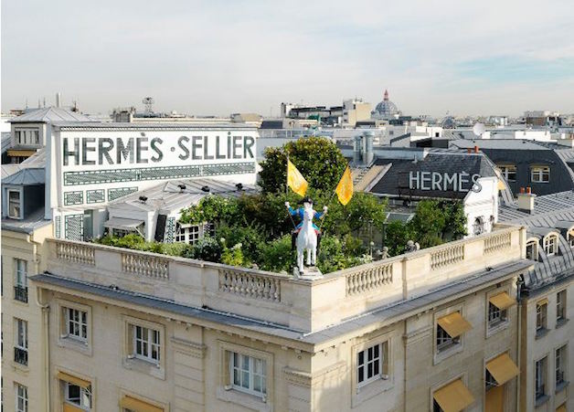 Na França, telhado verde e painel solar são obrigatórios por leis em prédios comerciais