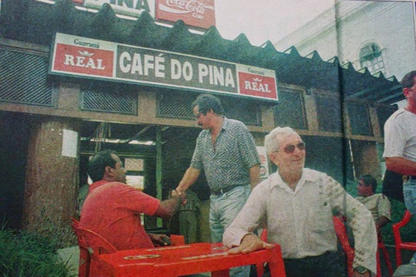 Pavilhão São Jorge ou Café do Pina, quando ainda estava localizado bem ao lado do Quartel da Policia Militar. Foto: Luiz Vasconcelos – A Critica – 04.09.2000