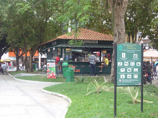 Praça Heliodoro Babi Roosevel Gonçalves Dias Café do Pina atualmente